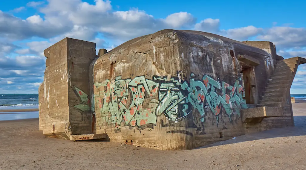 Graffiti an einem Bunker in Lökken
