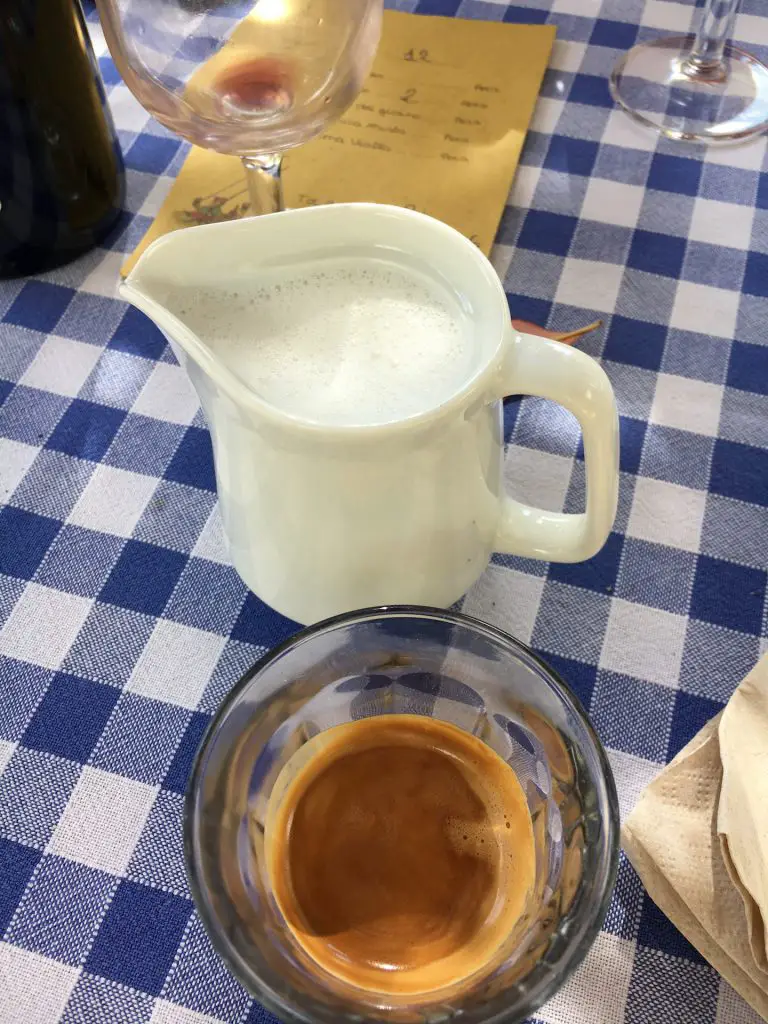 Espresso in der Toskana