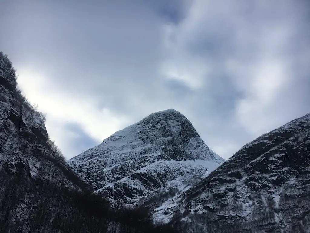 Briksdahlsbreen von unten