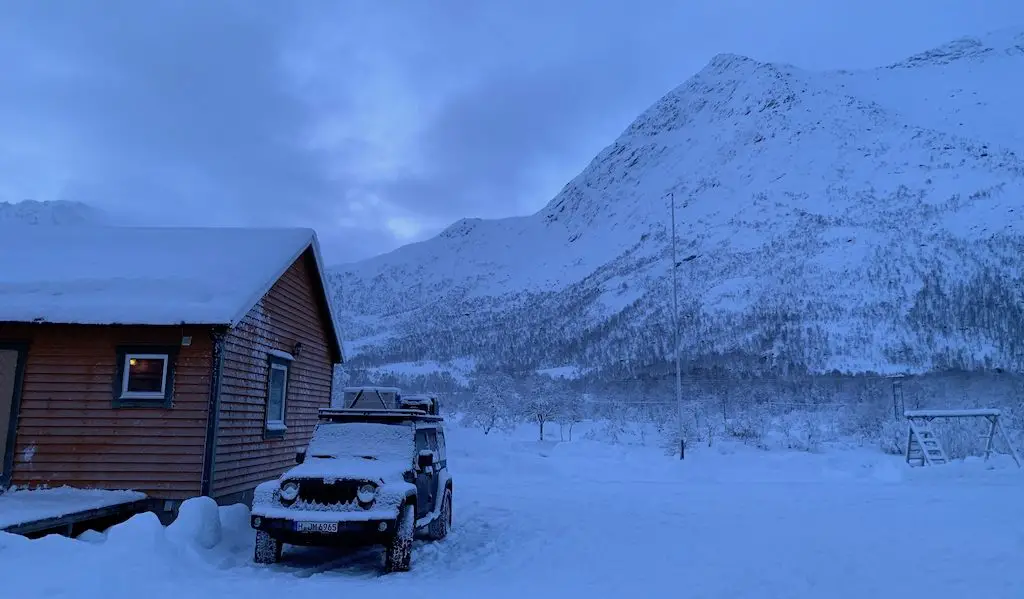 Wintercamping in Norwegen – 7 Hütten im Schnee