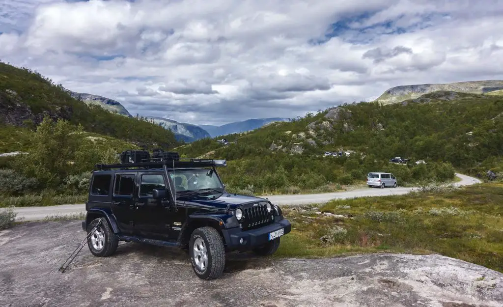 Parkplatz an der Hardangervidda in Südnorwegen