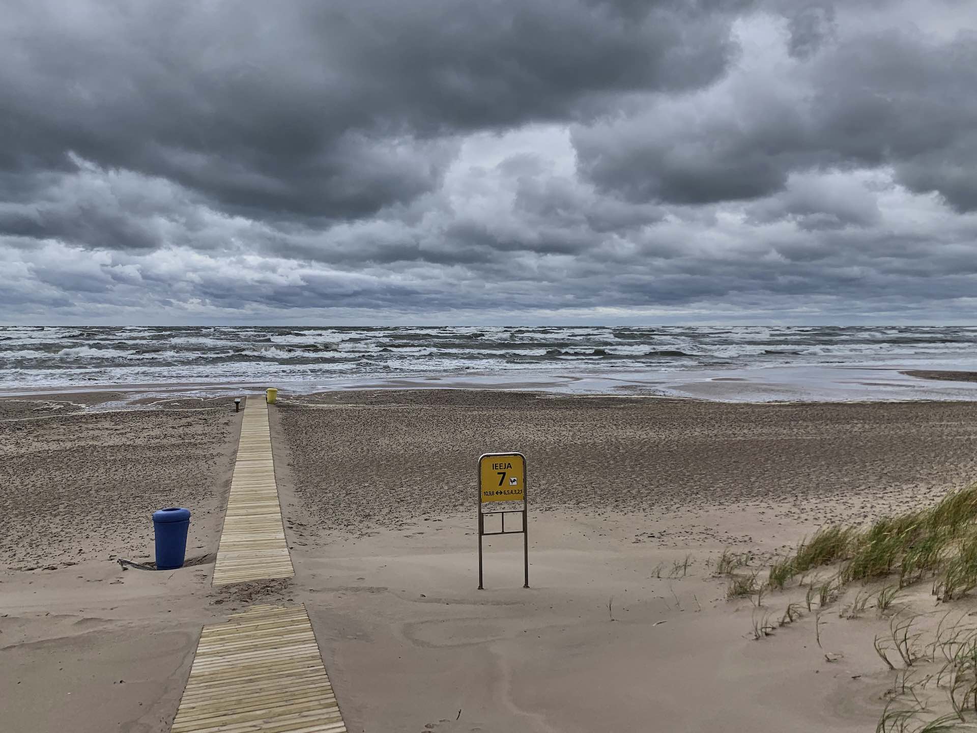 Ventspils und Umgebung, Sturm am Strand