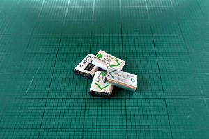 Akkus und Ladegerät mit USB-Anschluß