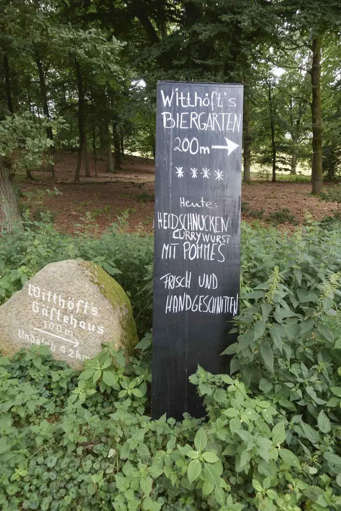 Heidschnucken-Currywurst in der Lüneburger Heide