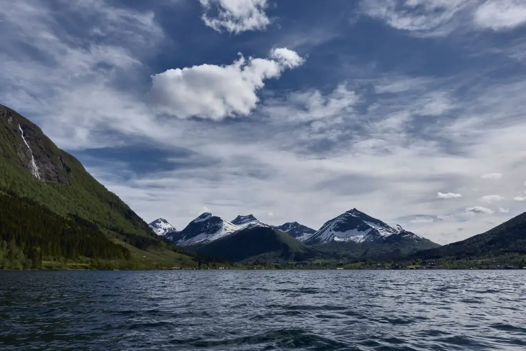 Blick vom Tresfjord in Richtung Tresfjord