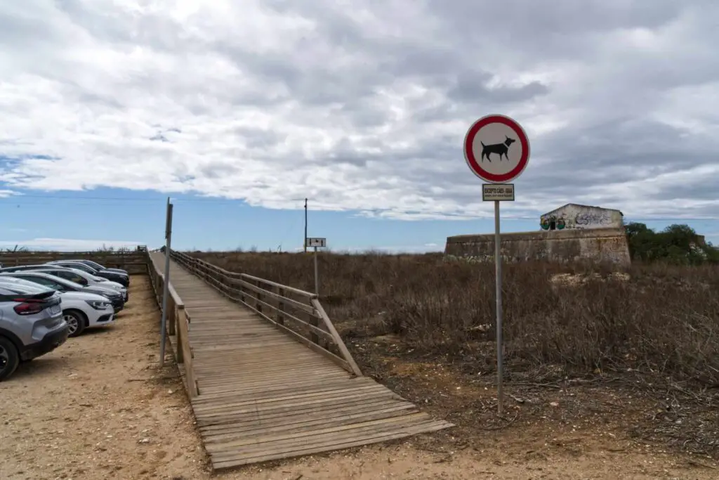An den meisten Stränden an der Algarve sind Hunde nicht erlaubt